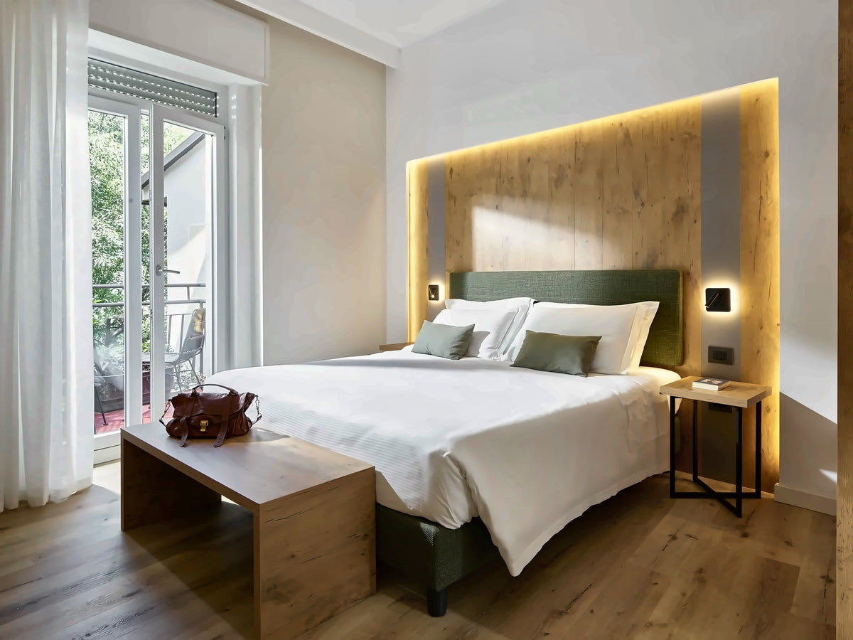 Classic room with balcony at Hotel America in the old town