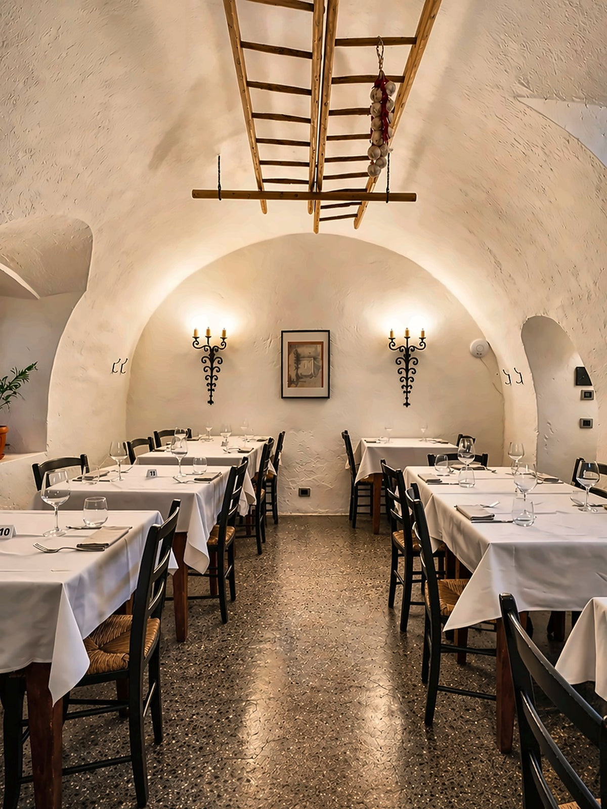 Vaulted dining room at La Locanda Villazzano