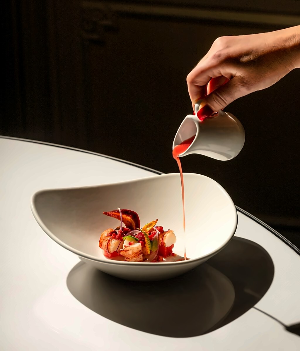Sauce poured at the table at Antico Ristorante Tommaseo