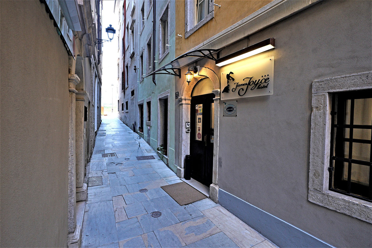 Entrance of Hotel James Joyce