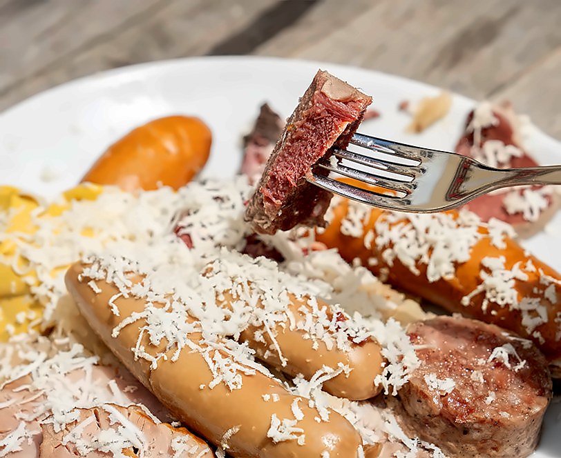 Boiled pork and sausages platter at Buffet da Siora Rosa