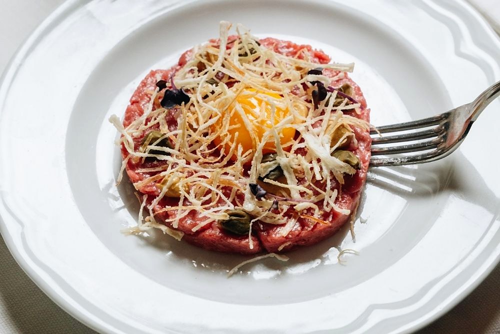 Beef tartare at Cantina della Vetra