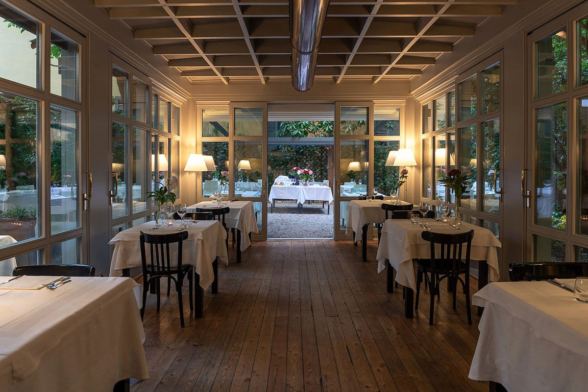 The veranda dining room at La Brisa