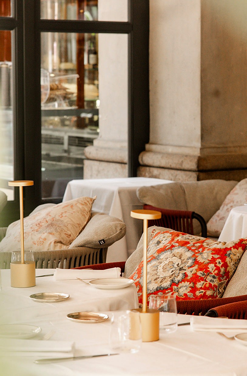 The dining room at Savini Milano
