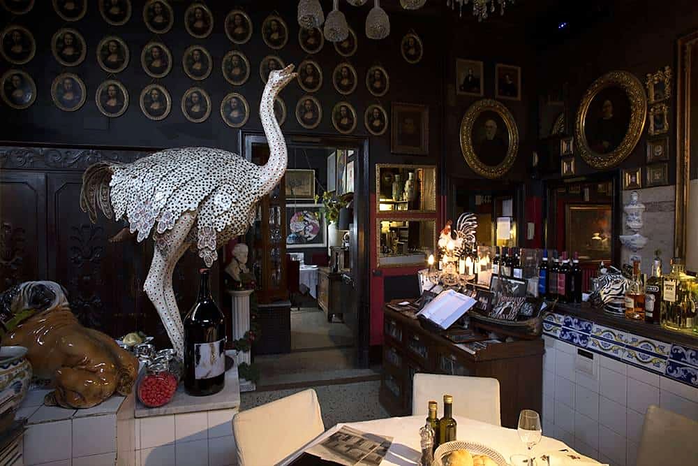 The entrance hall of Trattoria Arlati