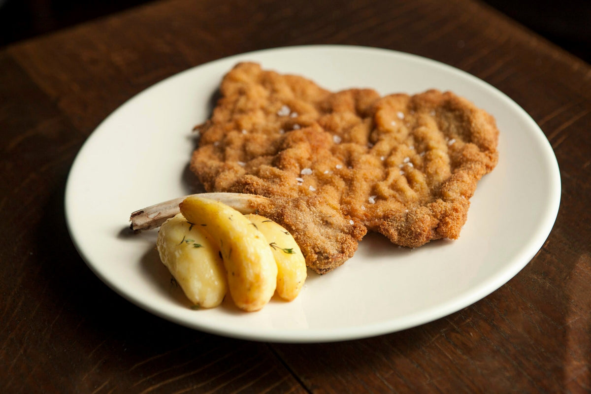 Costoletta milanese at Trattoria Masuelli San Marco