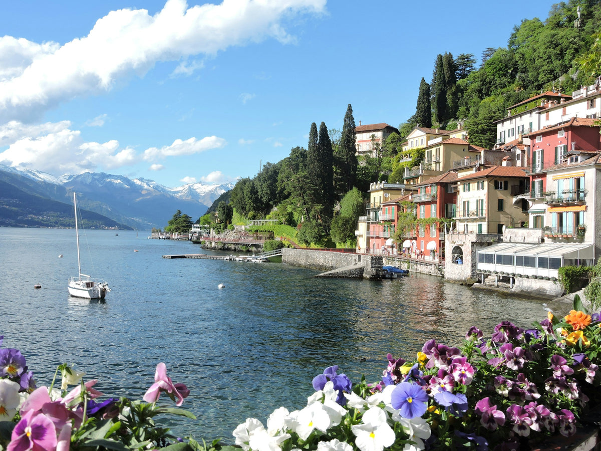 Varenna's houses at the water's edge