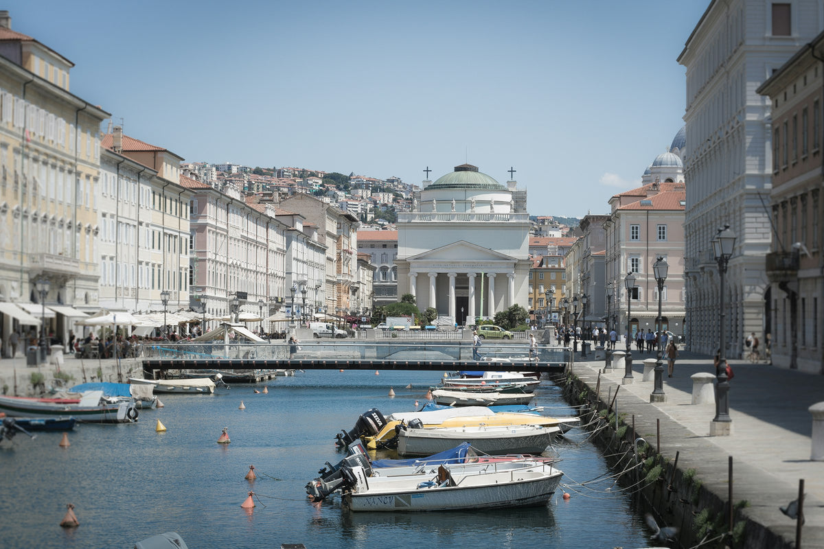 Canal Grande and Sant'Antonio Taumaturgo
