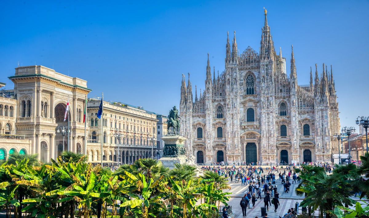 Palm trees in Piazza del Duomo, with the cathedral behind