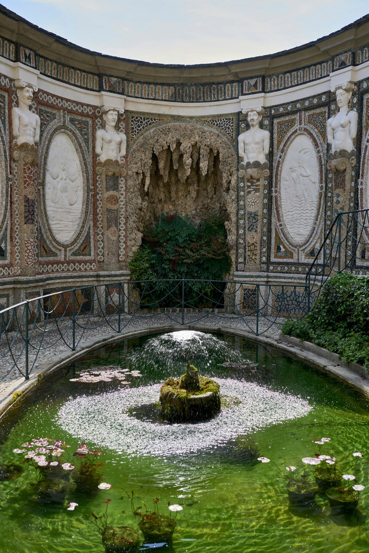 A fountain with statues in the garden of Villa d'Este, Cernobbio