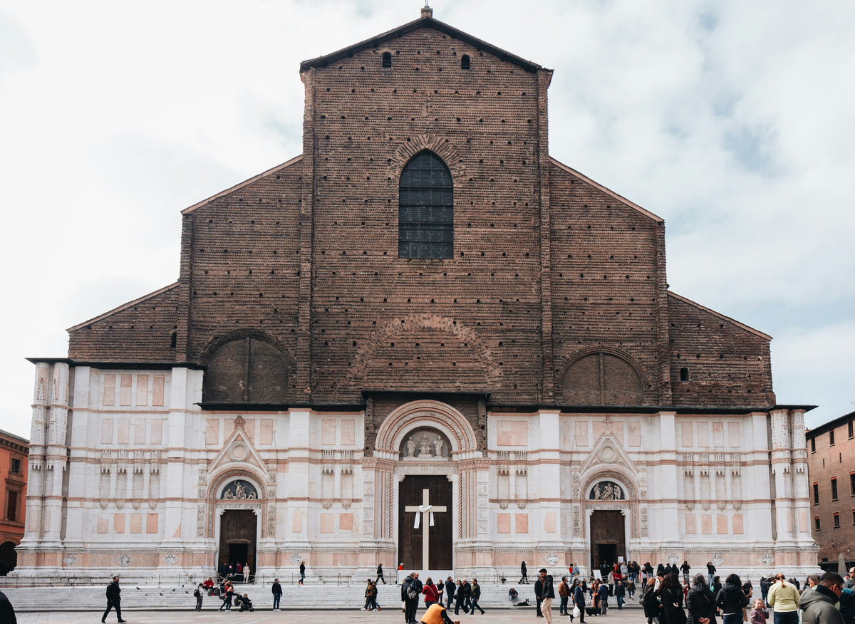 The famously unfinished facade of the Basilica di San Petronio