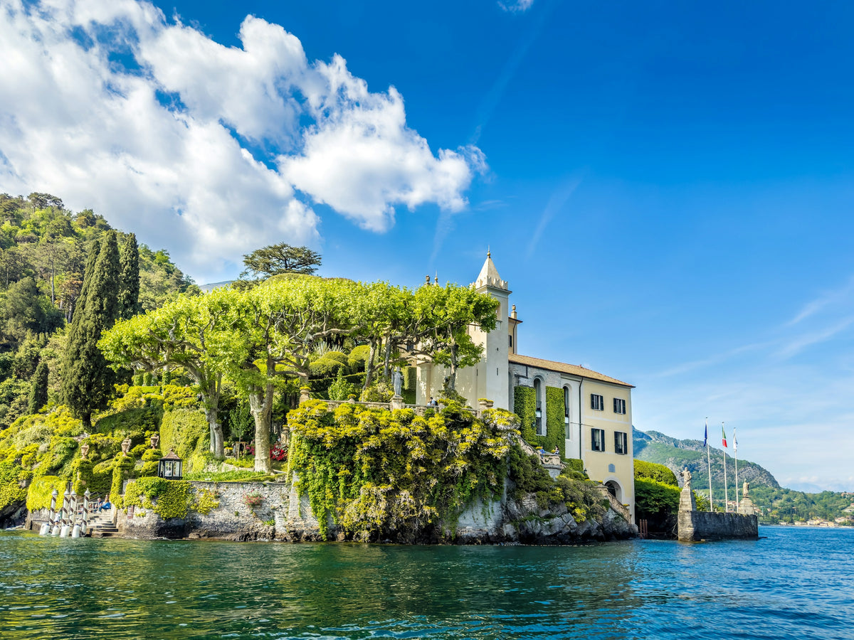 Villa del Balbianello on its wooded promontory