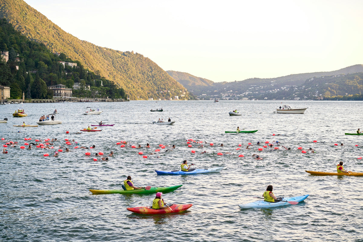 Kayakers paddling on the lake at Torno