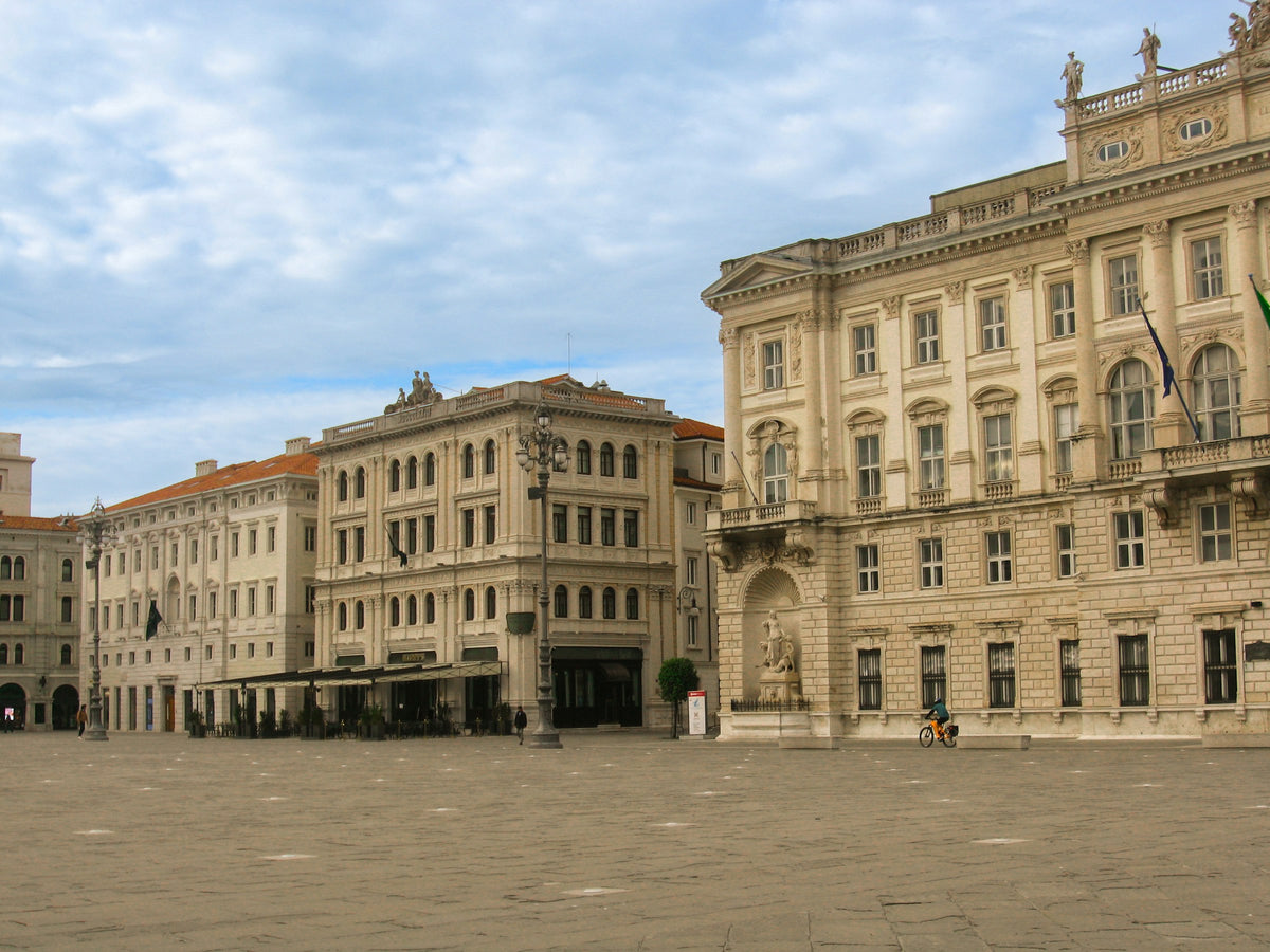 Piazza Unità d'Italia, the vast square open to the sea