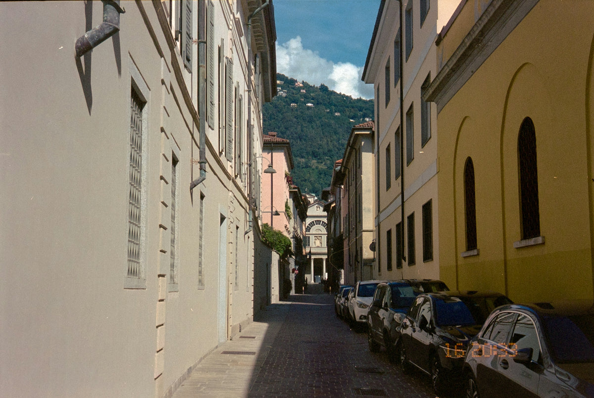 A quiet street towards the hills