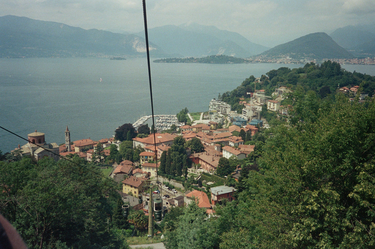 The lake opening up below the Brunate funicular