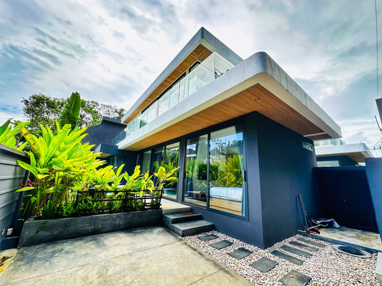 Tropical Pool Villa