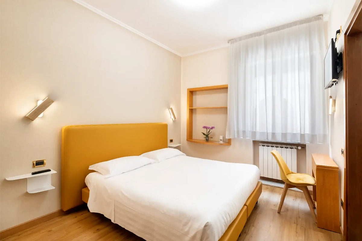 A comfort room at Hotel Santa Prisca