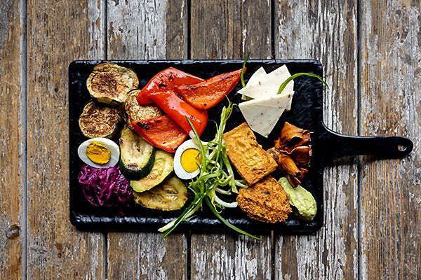 A board of grilled vegetables, cheese and eggs at Necci dal 1924