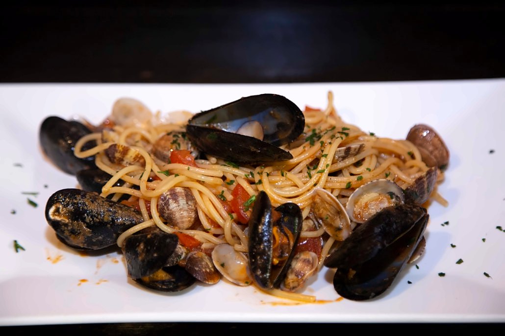 Spaghetti with mussels and clams at Osteria da Alberto